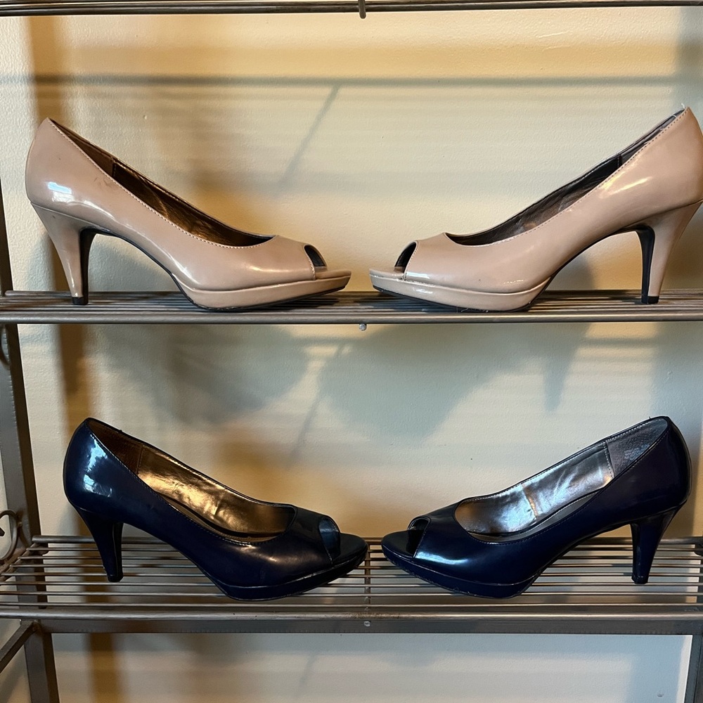 Bandolino peep toe pumps 2 pair, 1 navy, 1 tan, slight wear but good condition